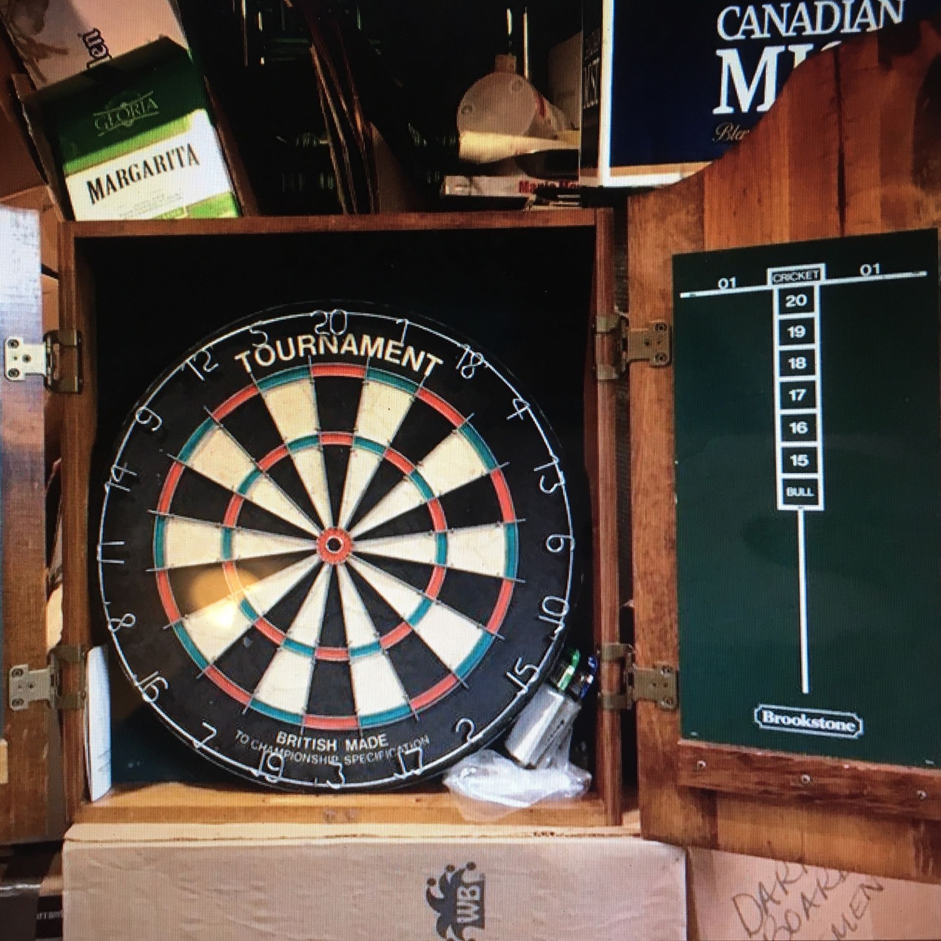 Brookstone Cricket Tournament British-made dart board cabinet NIB