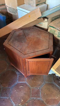 Free coffee table