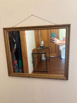 Gold mirror