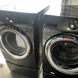 Washer and dryer set 