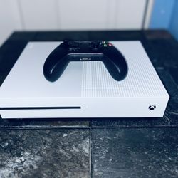XBOX ONE S Console With Black Controller 
