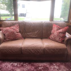 Leather Couch And Matching Love Seat Couch