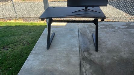Fame desk