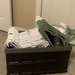 Moving / 160 Hangers 