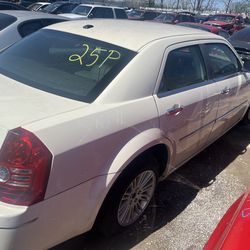 05-07 chrysler 300 (FOR PARTS)