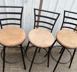 Barstools, swiveling