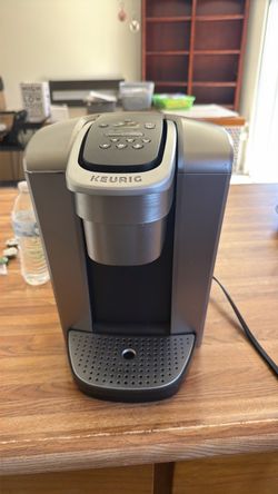 KEURIG COFFEE MAKER
