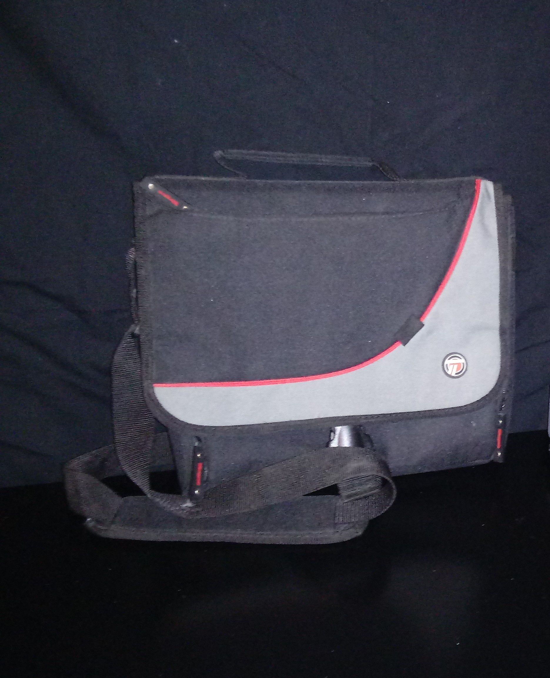 Targus Carrying LapTop Case with Shoulder Strap..