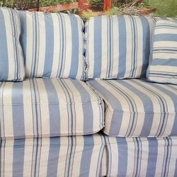 Modern Style Sofa By Crate And Barrel 