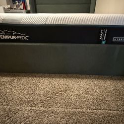 Tempurpedic Adapt Medium Hybrid