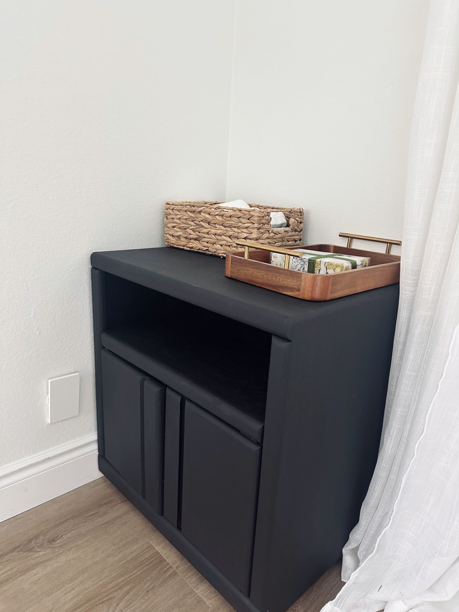 Solid Wood End Table Night Stand Storage Cabinet