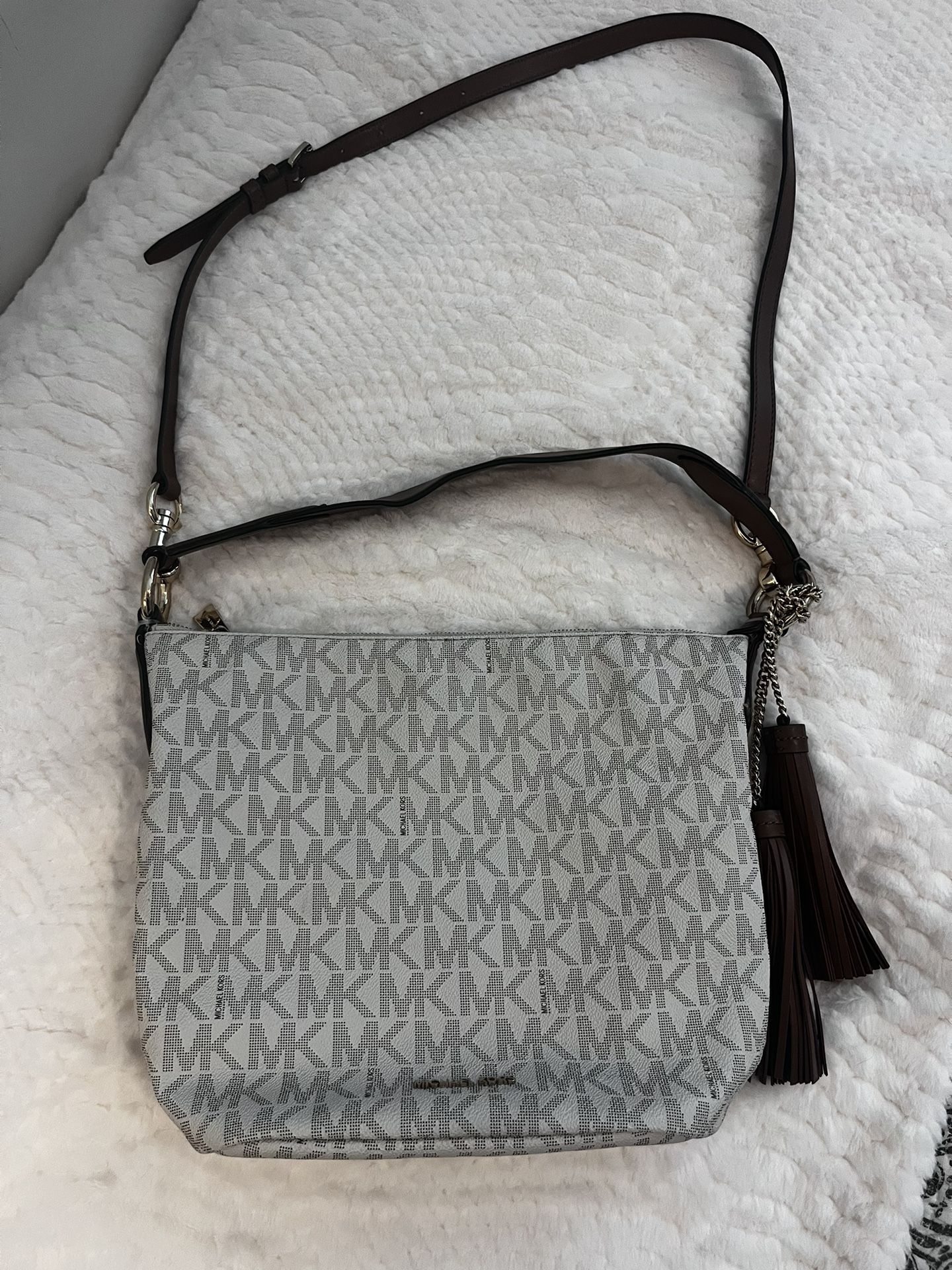 NWOT MICHAEL KORS Signature Elana Medium Convertible Hobo Crossbody Vanilla White