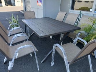 New Patio Table Set  7 ,pcs