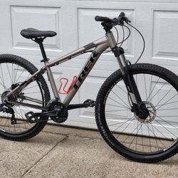 27.5 Trek marlin mountain bike 