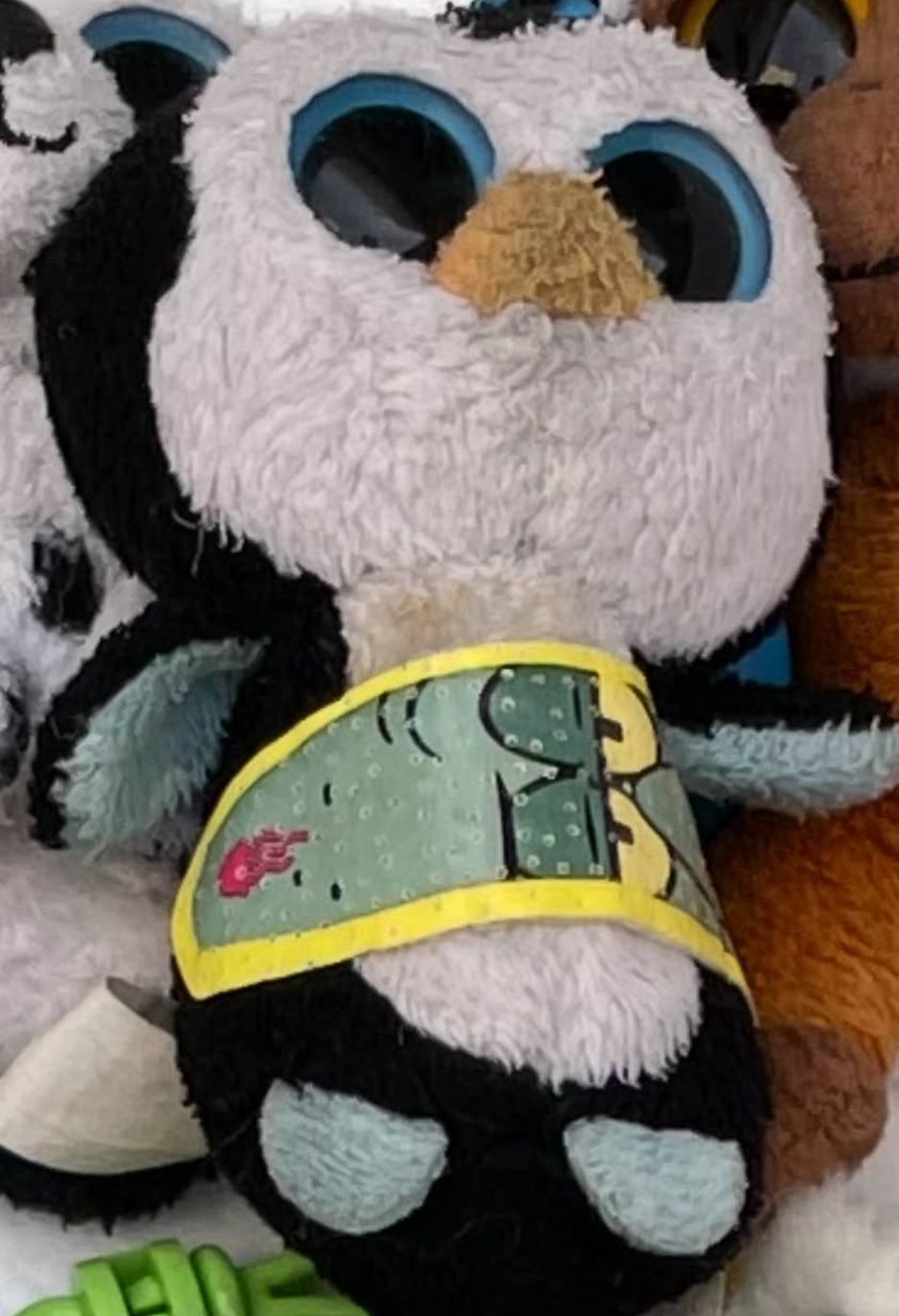 Waddles The Penguin Beanie Boo Clip