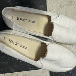 Toms 