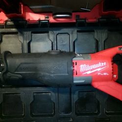 Milwaukee M18 Super Sawzall