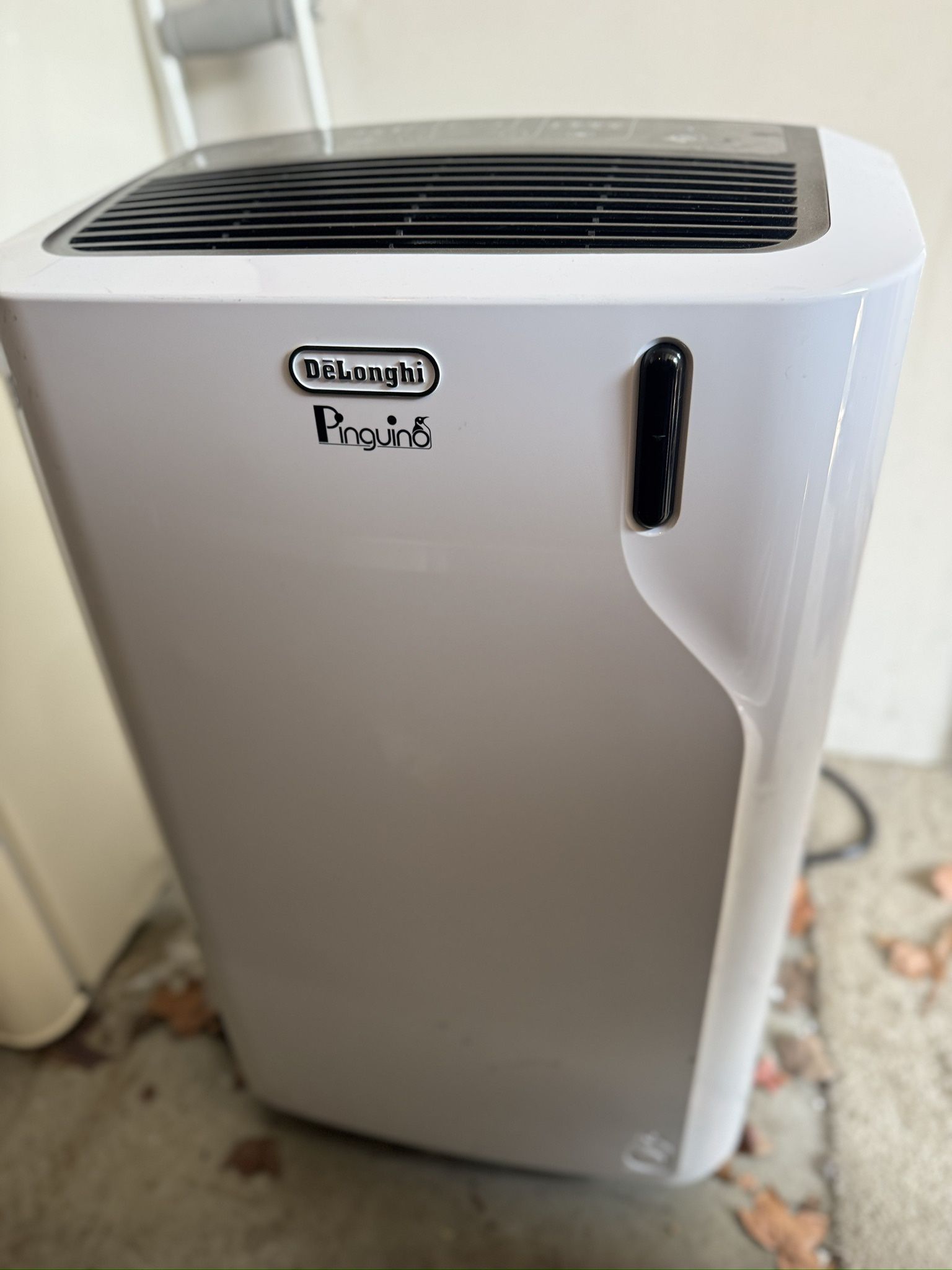DeLonghi Portable AC Unit – Excellent Condition, Used 1 Year– $350 (Negotiable)