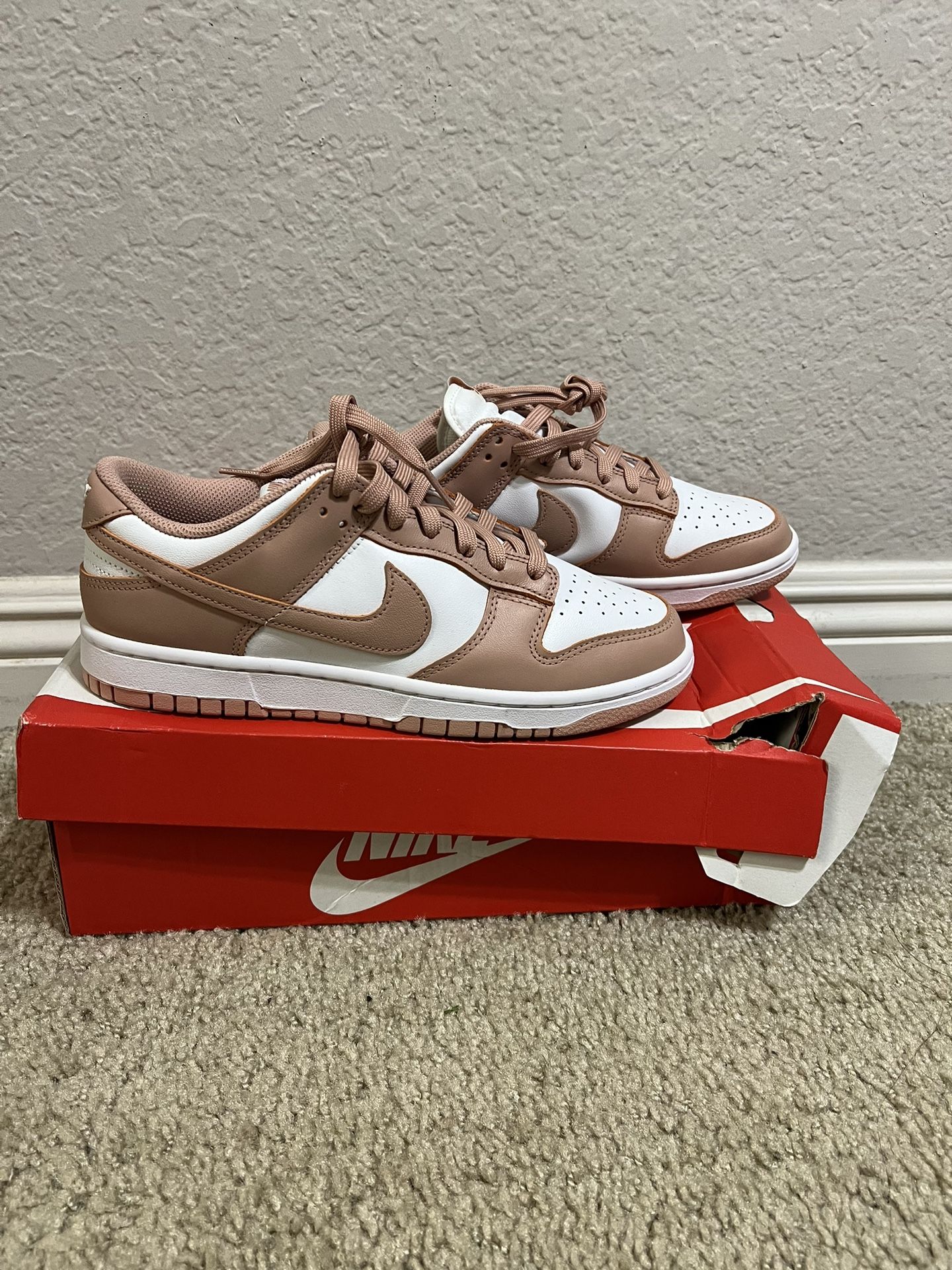 nike dunks rose whisper