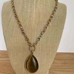 Gold  Tone  Necklace  With  Tiger Eye  Pendant  22” Inches Long 