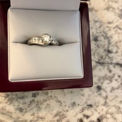 Woman’s Ring 1 1/2 K