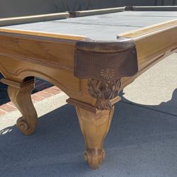 Bar Size Pool Table (ALL ACCESSORIES INCLUDED / FELT COLOR OF CHOICE)