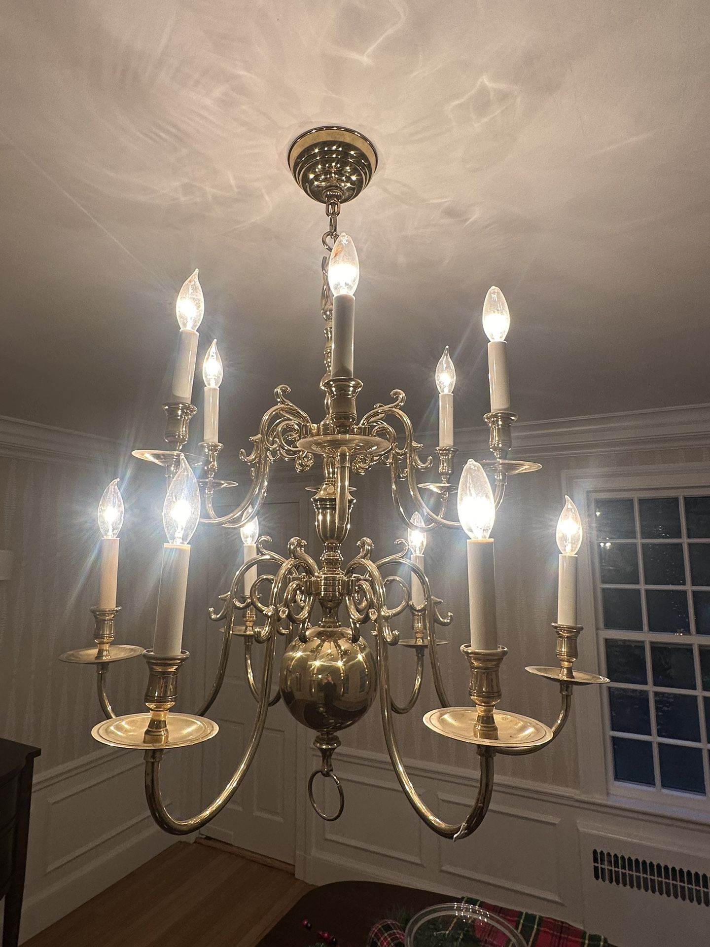 Solid Brass 8-Light Chandelier – Classic Colonial Style – Excellent Condition