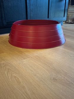 Red Metal Christmas Tree Collar