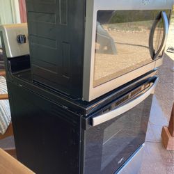 Whirlpool Electric Range Stove And Microwave