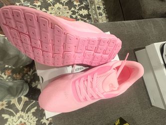 Alo yoga sweet pink running shoes - UNISEX
