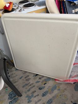 Lifftime kids table and two chairs