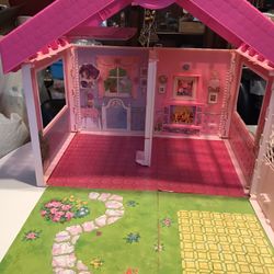 1992 Barbie Fold N Fun Doll House