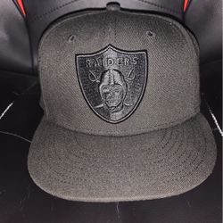 Raiders All Black Fitted Hat 7 3/8