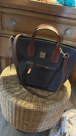 Dooney And Bourke Purse