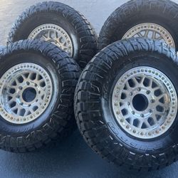 Kmc 235 Beadlock 17x8.5 8x165 - 8x170 - 8x180 With Nitto Ridge Grappler 35x12.50R17 Tires🔥🔥🔥🔥