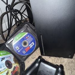 Xbox series x + 1tb seagate + controller and games + game case