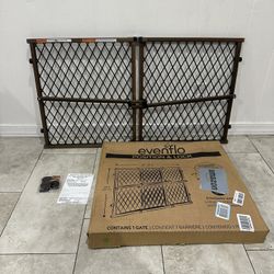 Wide Pet Gate / Baby Gate - Fits Openings 26” - 42”