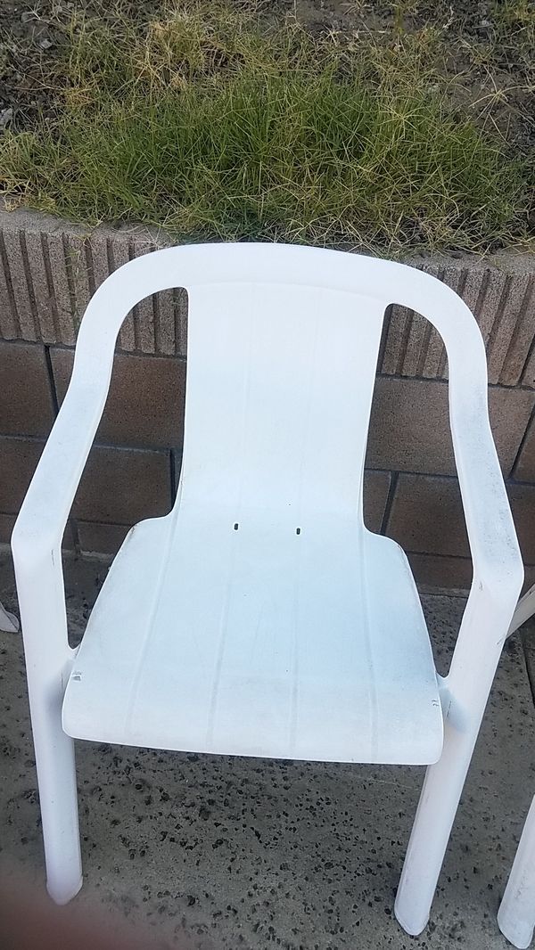 Plastic chairs for Sale in Ontario, CA - OfferUp
