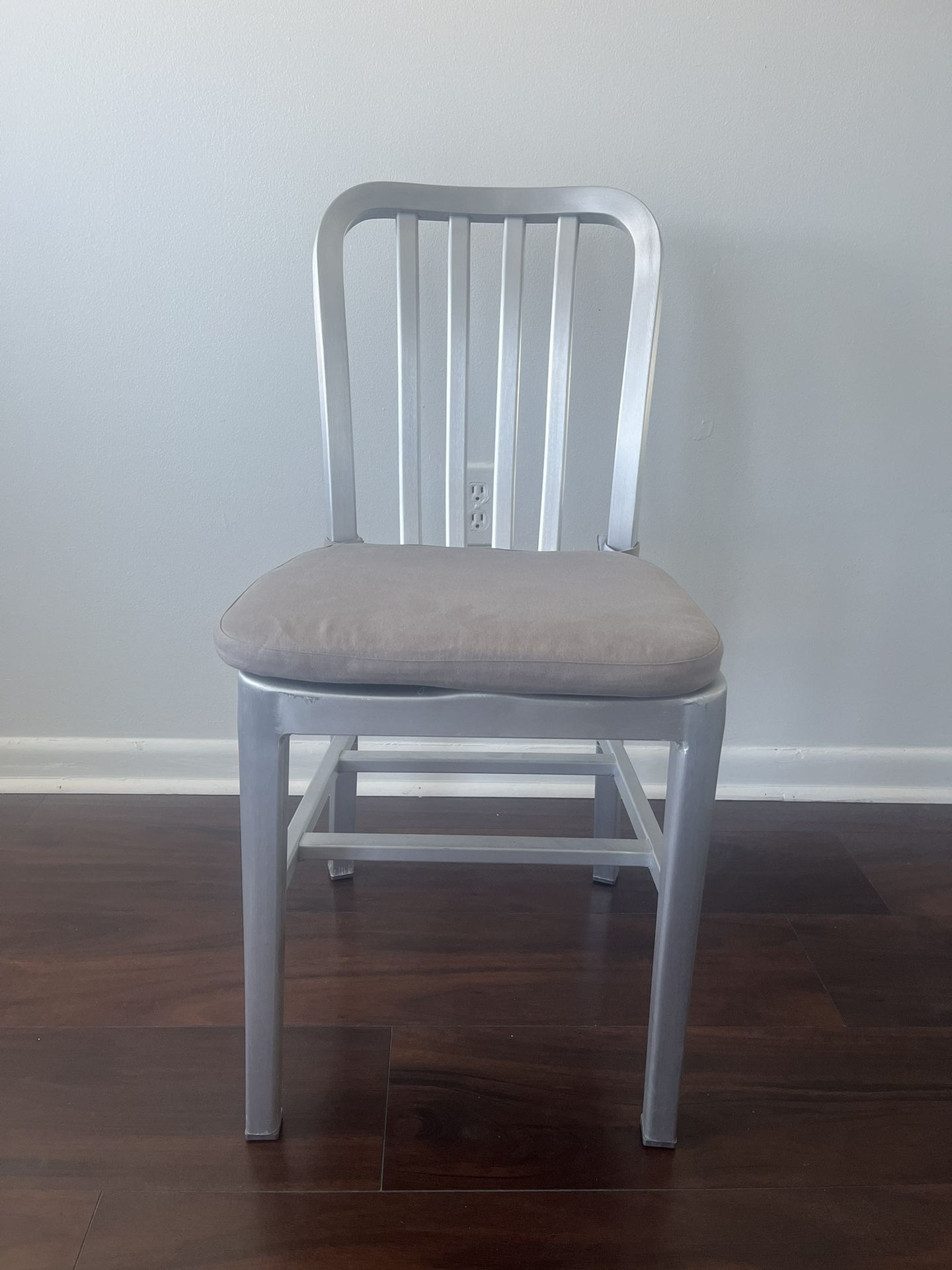 Mint Condition 4x Crate & Barrel Delta Dining Chairs