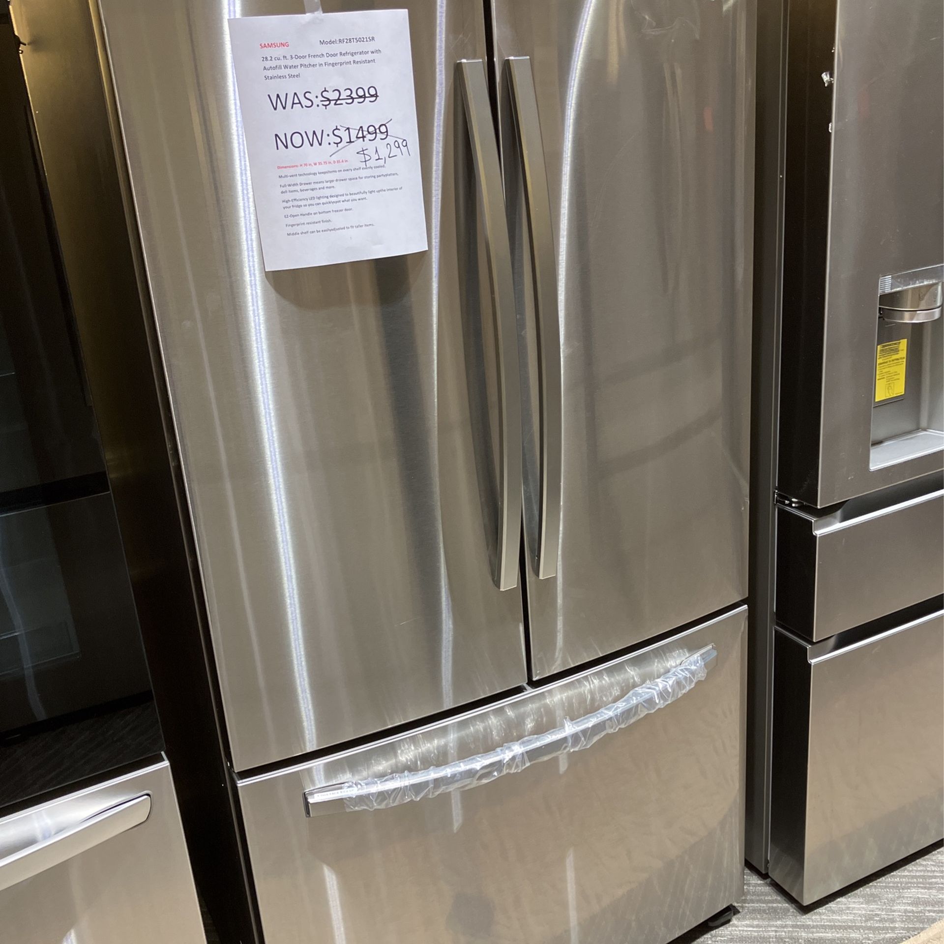 Samsung 28 cu. ft. 3 Door French Door Refrigerator with Family Hub Stainless Steel Retail $2399