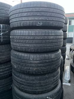 Vendo 235/55/r17 las 4 llantas Michelin por $170