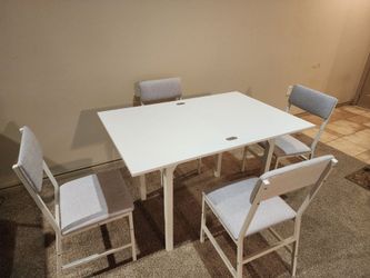 Dinning room table