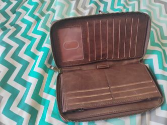 Brand New Ladies Zipped Wallet 