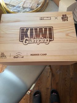 INSTINCT TOY “KIWI” COLLAB COLLECTORS EDITION