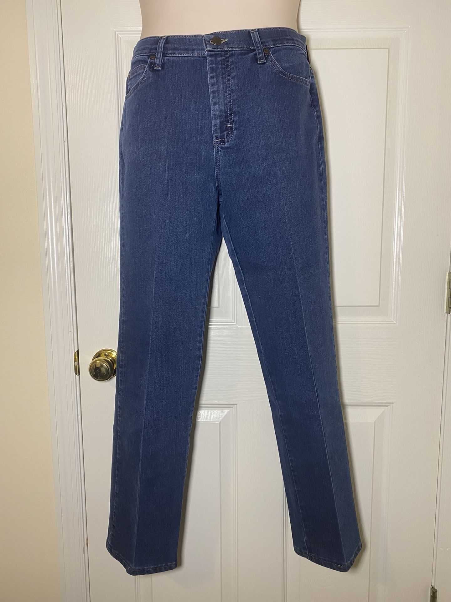 Women’s Size 10 Medium Lee Blue Jeans Relaxed Straight Fit
