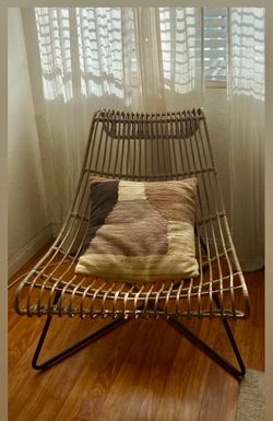 Rattan Lounge Chair with Metal Base