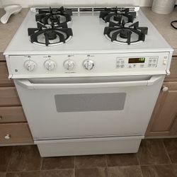 GE® 30" Slide-In Gas Range