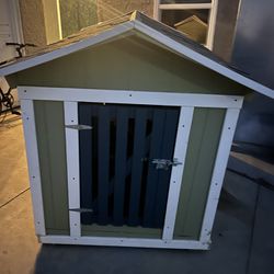 Dog House Good Condition 