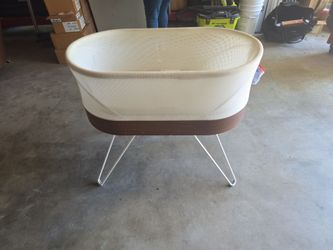 Snoo bassinet