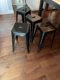 4 metal bar stools